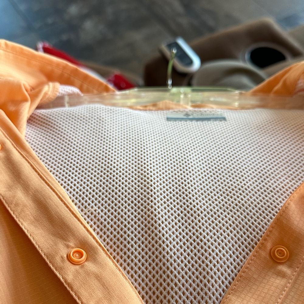 Columbia Light Orange Sleeveless Shirt - Picture 6 of 7